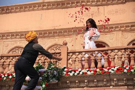 Sermiyan Midyat and Nicole Faria in Bir Baba Hindu (2016)