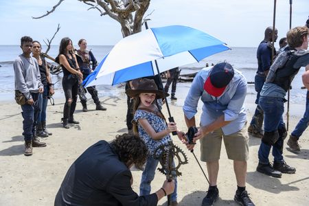 Dan Fogler, Angel Theory, Eleanor Matsuura, Kerry Cahill, Lauren Ridloff, and Cailey Fleming in The Walking Dead (2010)