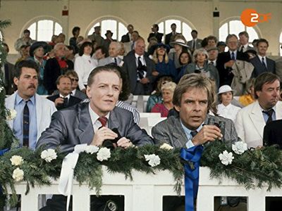 Thomas Fritsch and Manfred Zapatka in Rivalen der Rennbahn (1989)