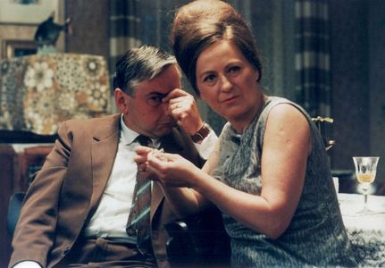 Miroslav Donutil and Simona Stasová in Cosy Dens (1999)