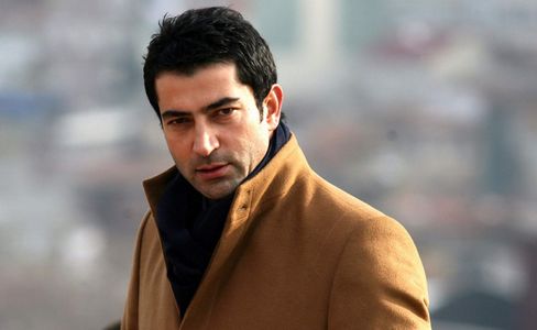 Kenan Imirzalioglu in Ezel (2009)