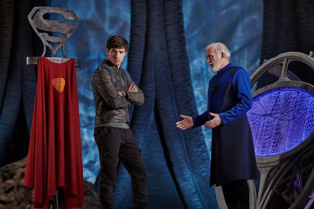 Ian McElhinney and Cameron Cuffe in Krypton (2018)