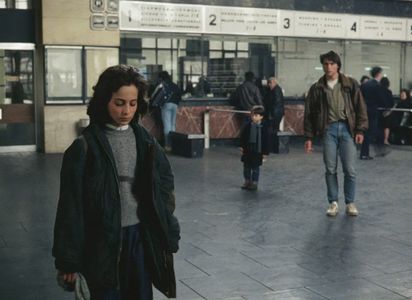 Tania Palaiologou, Stratos Tzortzoglou, and Michalis Zeke in Landscape in the Mist (1988)