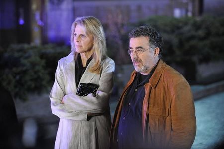 Saul Rubinek and Lindsay Wagner in Warehouse 13 (2009)