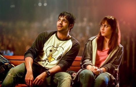 Raashi Khanna and Varun Tej in Tholiprema (2018)