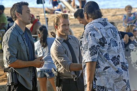 Scott Caan, Al Harrington, and Alex O'Loughlin in Hawaii Five-0 (2010)