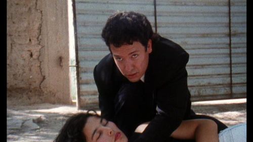 Carlos Gallardo and Consuelo Gómez in El Mariachi (1992)