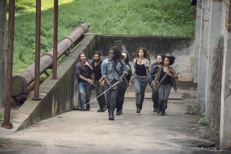 Dan Fogler, Matt Mangum, Danai Gurira, Eleanor Matsuura, Nadia Hilker, Lauren Ridloff, and Avi Nash in The Walking Dead 