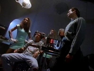 Davino Buzzotta, Whip Hubley, Renee Tenison, and Rosie Tenison in Dead at 21 (1994)