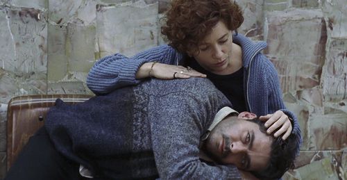 Javier Batanero and Icíar Bollaín in Leo (2000)