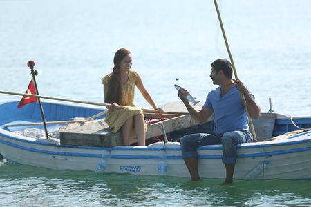 Fahriye Evcen Özçivit and Burak Özçivit in Ask Sana Benzer (2015)