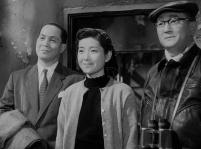 Yukio Kasama, Sônosuke Sawamura, and Setsuko Wakayama in Godzilla Raids Again (1955)