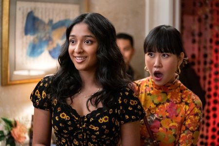 Maitreyi Ramakrishnan and Ramona Young in Never Have I Ever (2020)