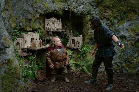 Warwick Davis, Kevin Pollak, Tony Revolori, and Amalia Vitale in Willow (2022)