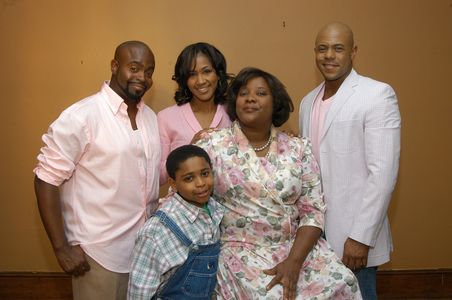 Loretta Devine, Rockmond Dunbar, Terri J. Vaughn, Maurice Jamal, and Aaron Grady Shaw in Dirty Laundry (2006)