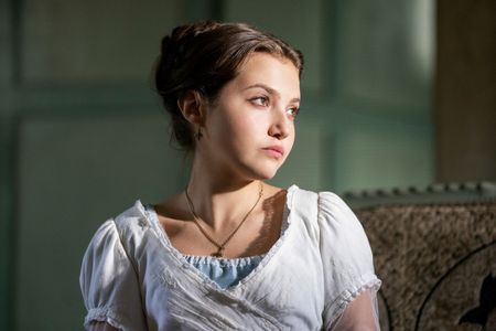 Mia McKenna-Bruce in Persuasion (2022)