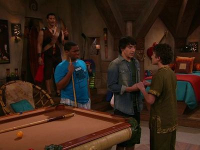 Mitchel Musso, Ryan Ochoa, Larramie Doc Shaw, and Geno Segers in Pair of Kings (2010)