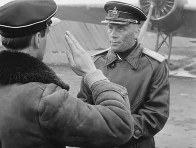 Aleksandr Filippenko and Rodion Nakhapetov in Torpedo Bombers (1983)