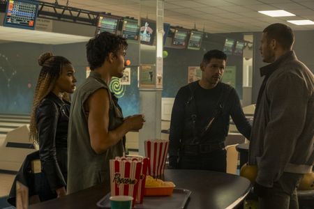 Robert Sheehan, Tom Hopper, David Castañeda, and Emmy Raver-Lampman in The Umbrella Academy (2019)