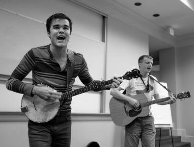 Alex Miller and Tim Morley playing bluegrass music at an Esperanto convention in Raleigh, North Carolina.