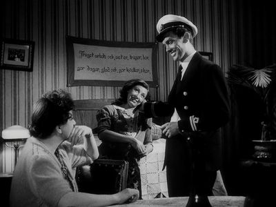 Naemi Briese, Birger Malmsten, and Hjördis Petterson in A Ship to India (1947)