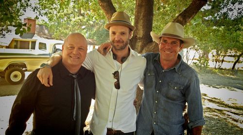 Jeff T. Thomas on set with Dennis Quaid and Michael Chiklis.