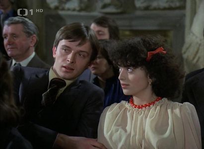 Vida Neuwirthová and Alexej Pysko in Kotva u prívozu (1980)