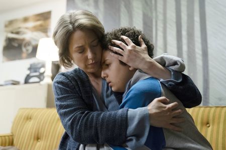 Carrie Coon and Elisha Henig in The Sinner (2017)