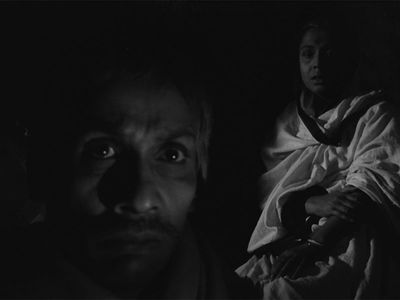 Bijon Bhattacharya and Gita Dey in The Cloud-Capped Star (1960)