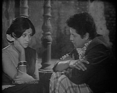 Farooq and Bobita in Nayanmoni (1976)