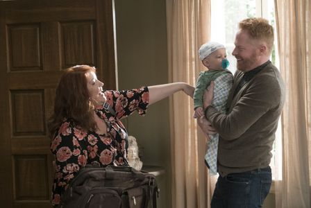 Jesse Tyler Ferguson and Dana Powell in Modern Family (2009)