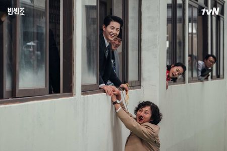 Kim Seol-jin, Song Joong-ki, Lee Hang-na, Yoon Byung-hee, and Kim Young-woong in Vincenzo (2021)