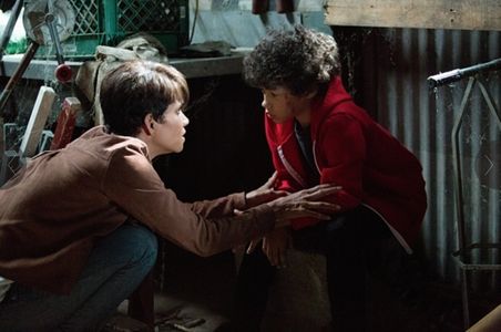 Still of Shannon Merrill Brown and Halle Berry in EXTANT and Before the Blood