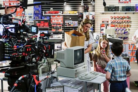 Zoe Perry, Raegan Revord, and Iain Armitage in Young Sheldon (2017)