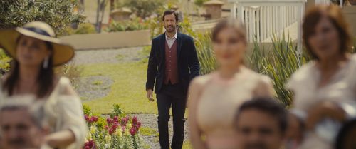 José María Yazpik in Everybody Loves Somebody (2017)