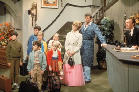 Eve Plumb, Florence Henderson, Susan Olsen, Robert Reed, Christopher Knight, Mike Lookinland, Maureen McCormick, James M