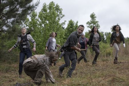 Andrew Lincoln, Melissa McBride, Nicole Barré, Sydney Park, Nadine Marissa, and Lindsley Register in The Walking Dead (2