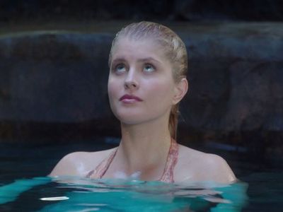 Amy Ruffle in Mako Mermaids (2013)