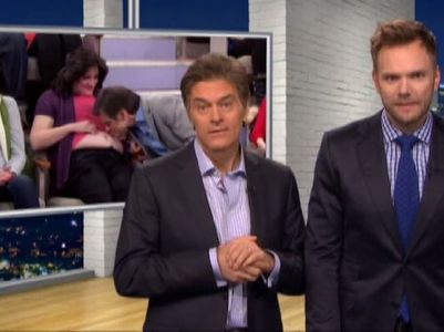 Joel McHale and Mehmet Oz in The Soup (2004)