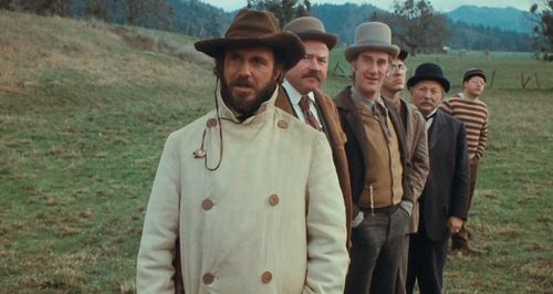 Barry Brown, Dana Elcar, Robert H. Harris, Donald Moffat, and Cliff Robertson in The Great Northfield Minnesota Raid (19