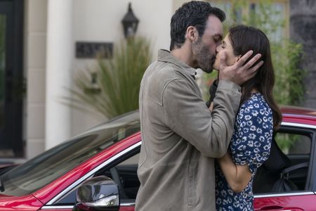 Reid Scott and Alexandra Daddario in Why Women Kill (2019)