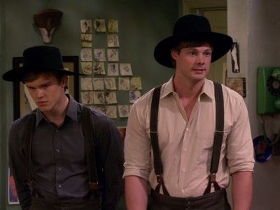 Brandon W. Jones and Jack DePew in 2 Broke Girls (2011)