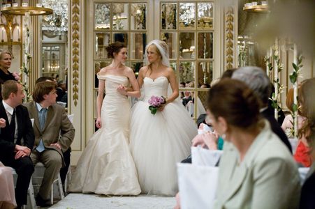 Anne Hathaway, Kate Hudson, Albert Gornie, Samantha Kelly, Patrick Mel Hayes, Quincy Heath, and Lara Fury in Bride Wars 