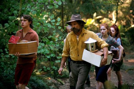 Viggo Mortensen, George MacKay, Annalise Basso, Samantha Isler, and Nicholas Hamilton in Captain Fantastic (2016)