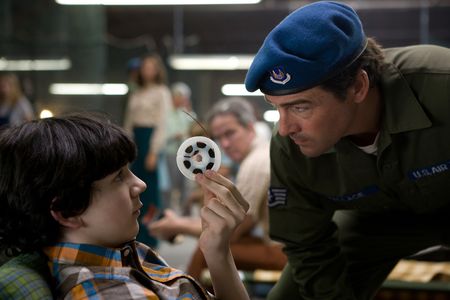 Kyle Chandler and Zach Mills in Super 8 (2011)