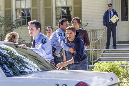 Laura Allen, Jay Huguley, Tyler Blackburn, Merritt Patterson, and Brett Dier in Ravenswood (2013)