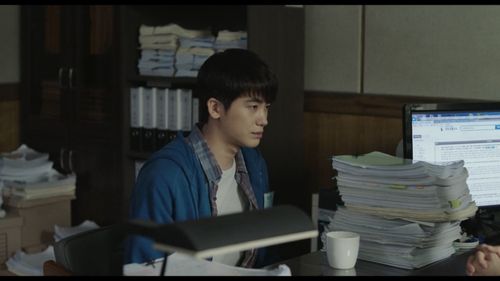 Park Hyung-sik in The Juror (2019)