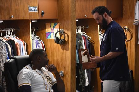 Mark-Paul Gosselaar and Mo McRae in Pitch (2016)