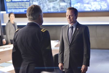 Kiefer Sutherland and Kevin McNally in Designated Survivor (2016)