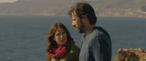 Karla Souza and José María Yazpik in Everybody Loves Somebody (2017)